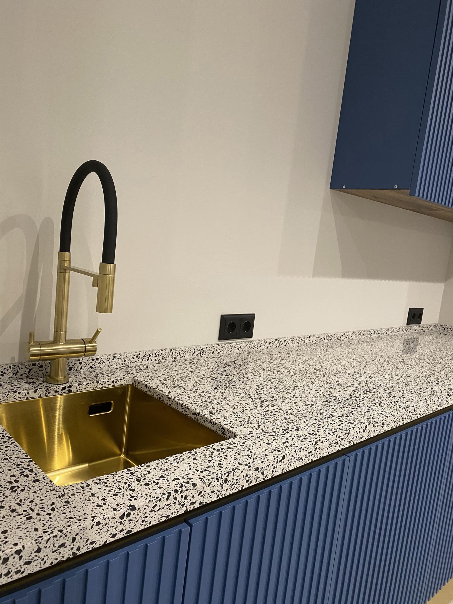 TechniStone Taurus Terazzo White
