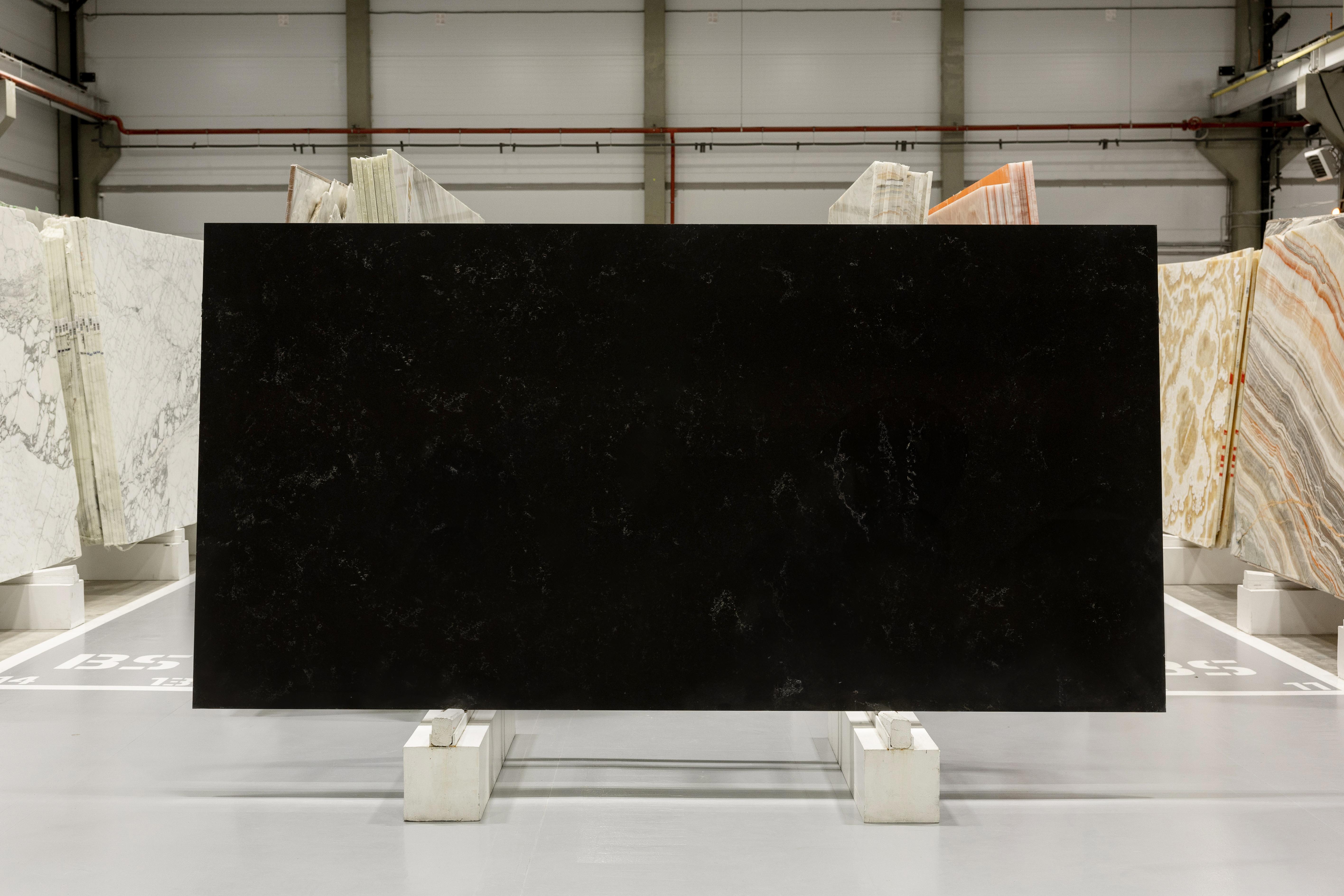 Etna Quartz EQPM 028 Black Perlino