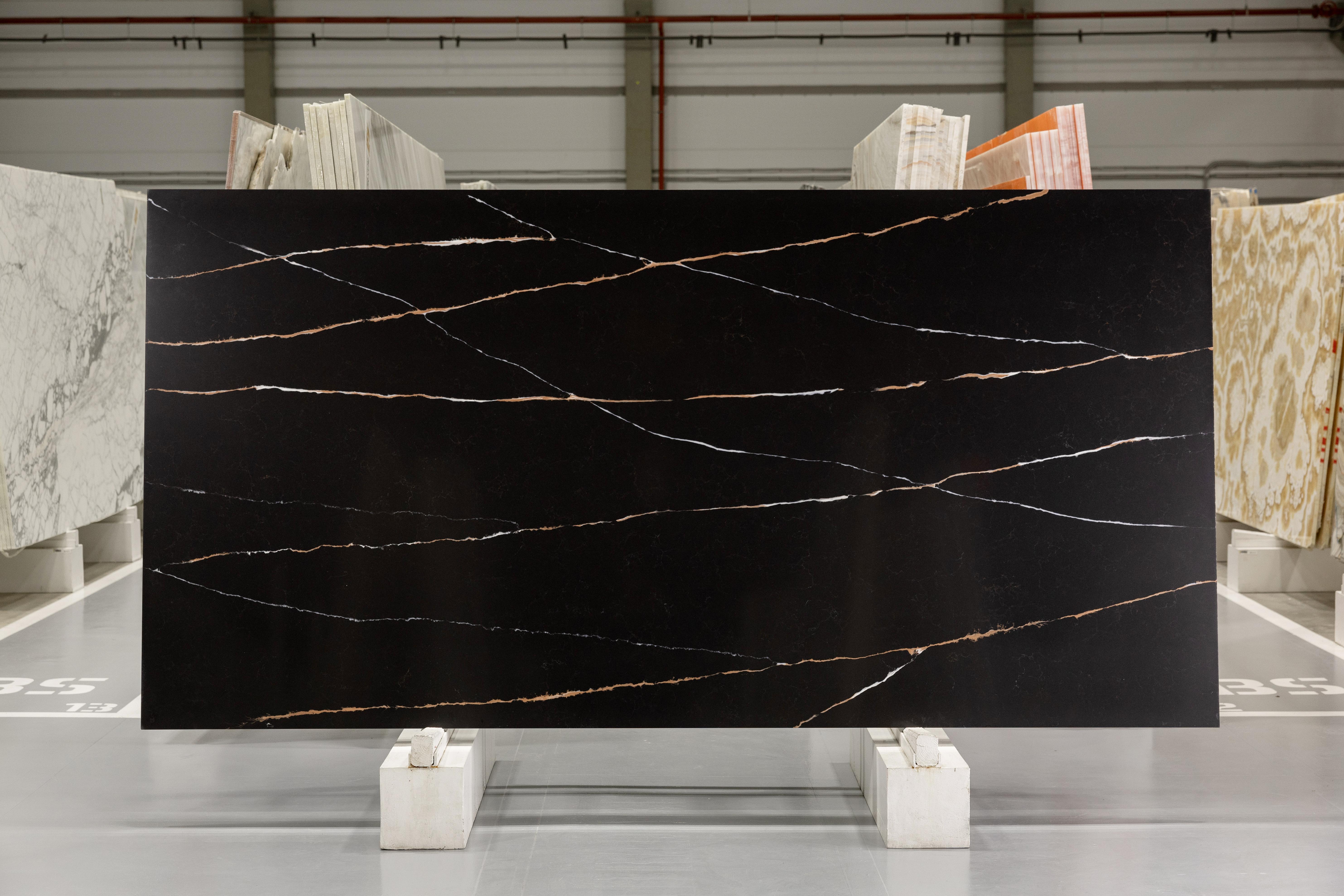 Etna Quartz EQHM 029 Sahara Noir