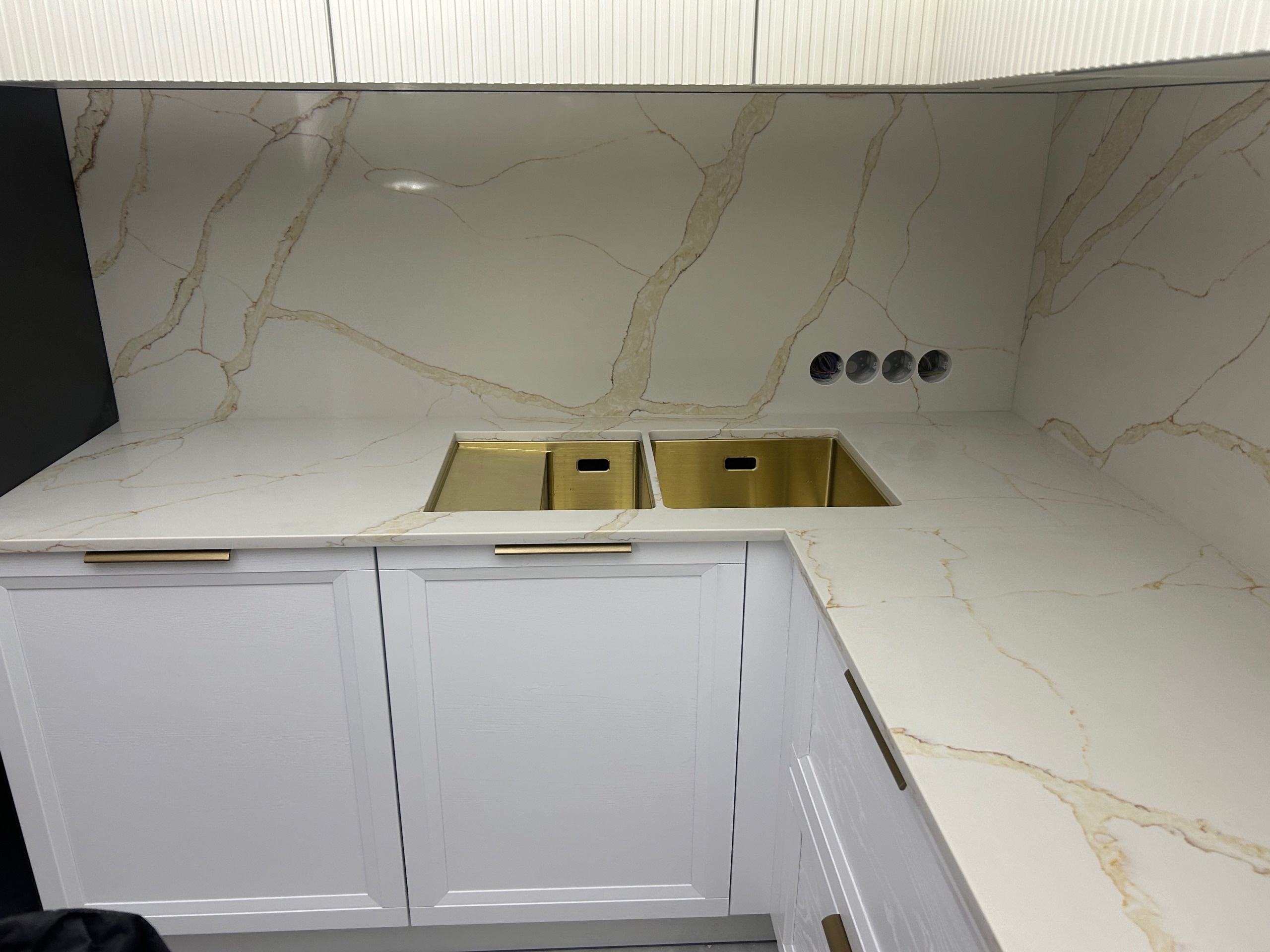 Still Stone GT7040 Calacatta Voski