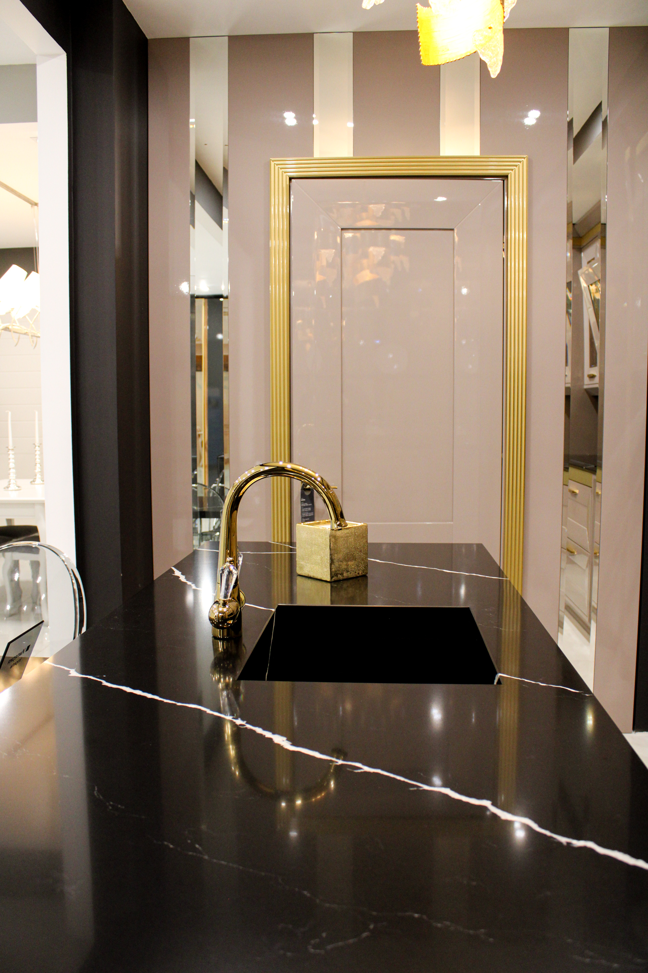 Vicostone BQ-8740 Nero Marquina