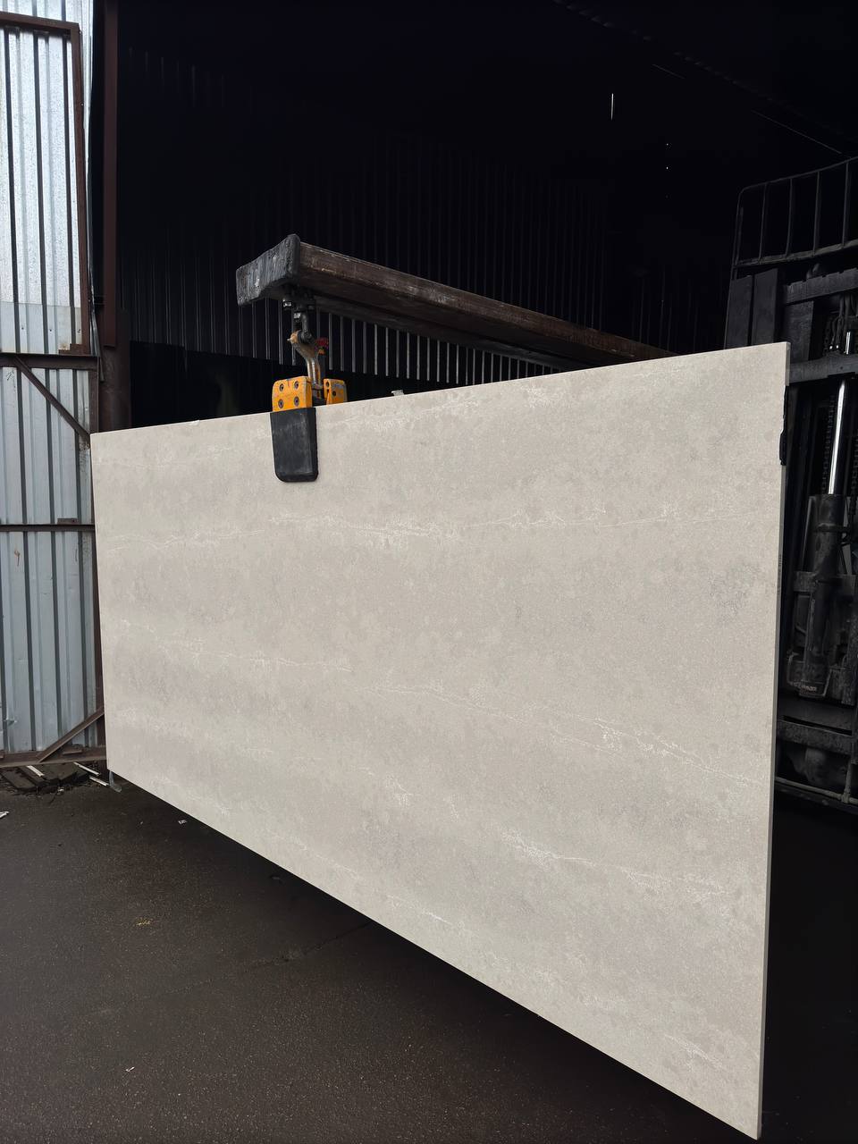 Stratos C7112 Beige Concrete